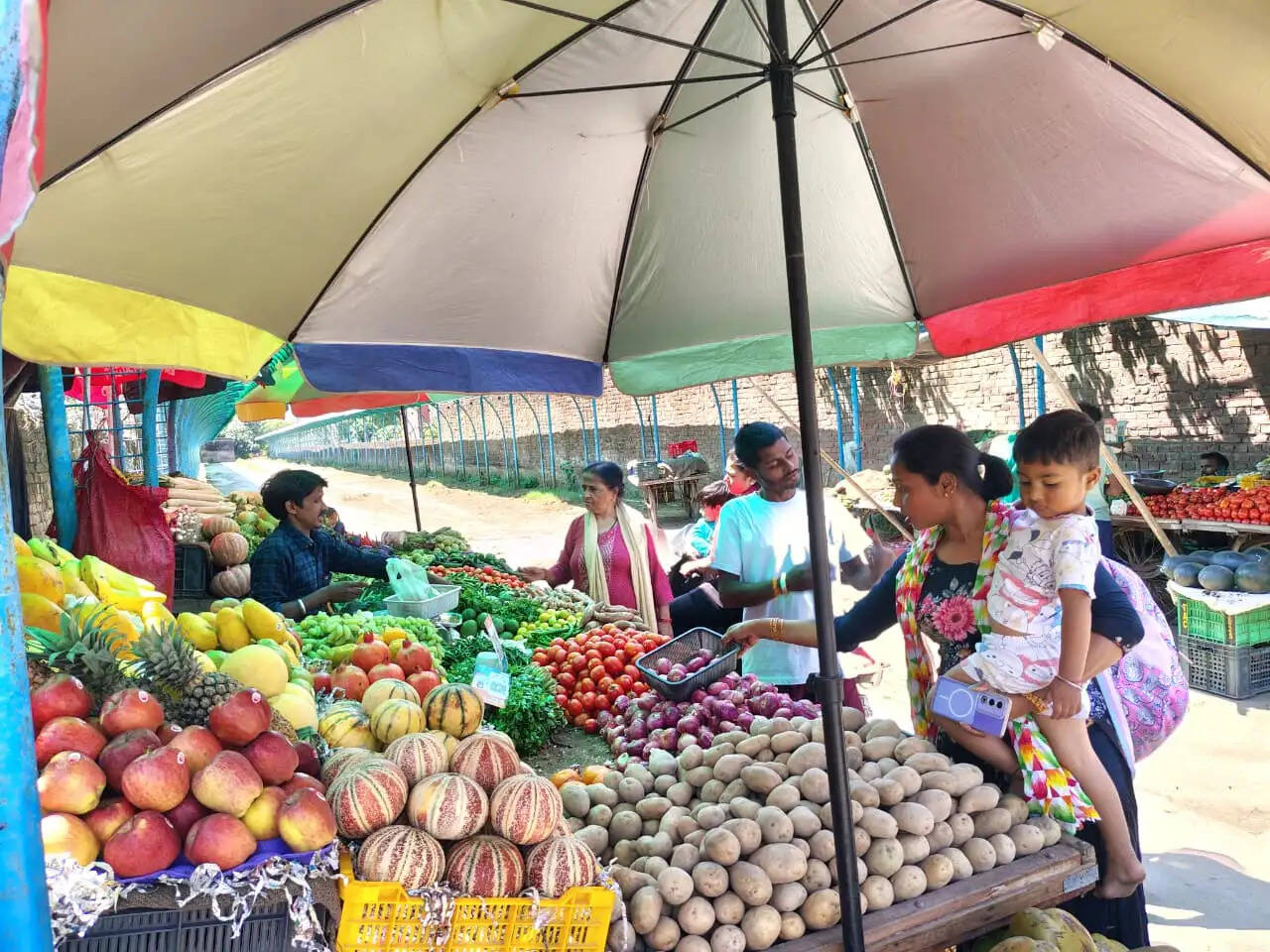यमुनानगर:सड़क किनारे लगी रेहड़ियों का वेंडिंग जोन में स्थानांतरण शुरू, जाम से मिलेगी राहत