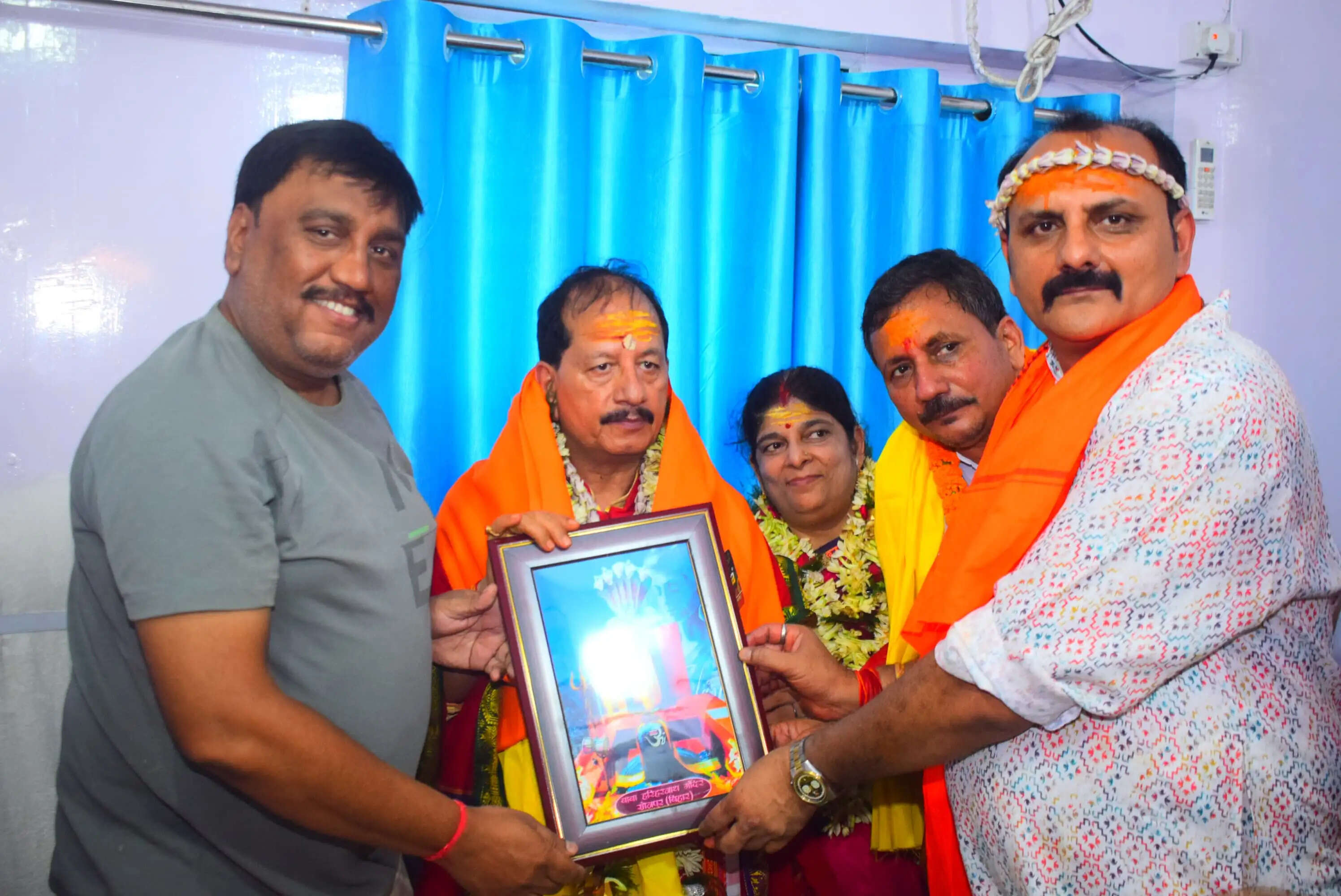 कृषि मंत्री विजय कुमार सिन्हा ने बाबा हरिहर नाथ मंदिर में किया रुद्राभिषेक