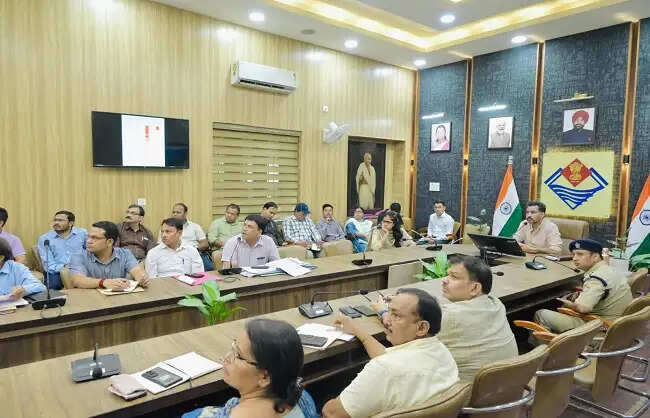 स्ट्रीट लाइट, कचरा, सड़क, खाद्य सुरक्षा और बिजली चोरी पर निगरानी के लिए 20-20 अधिकारियों की टीमें गठित