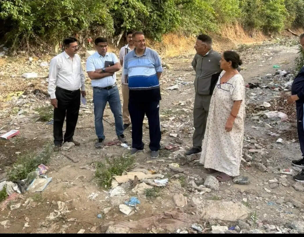 बरसात से पहले एक्शन मोड में मंत्री, बिन्दाल नदी क्षेत्र का किया निरीक्षण