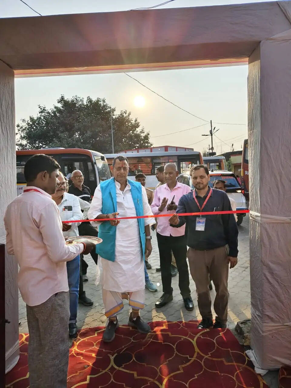 विंध्याचल में खादी ग्रामोद्योग प्रदर्शनी शुरू, स्वदेशी उत्पादों पर छूट