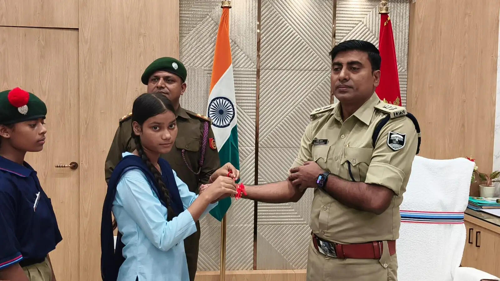 एसएसपी कार्यालय में एनसीसी कैडेट्स ने मनाया रक्षाबंधन, सुरक्षा और सामाजिक समरसता का दिया संदेश