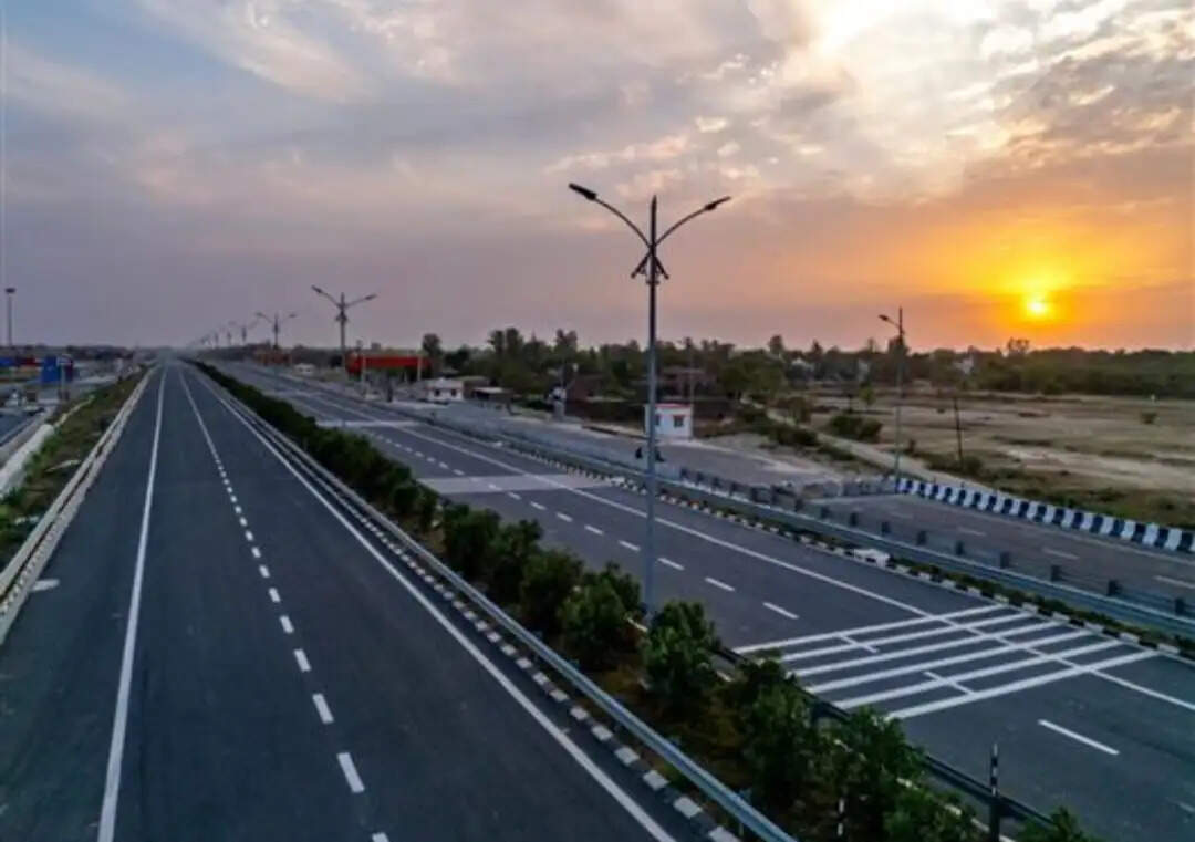औद्योगिक प्रगति की गति बढ़ाएगा गोरखपुर लिंक एक्सप्रेसवे : जिलाधिकारी
