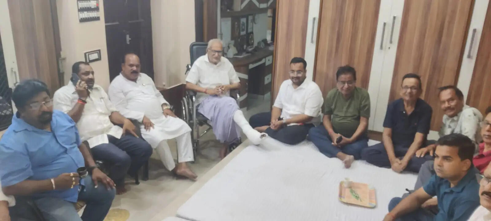 रेल समस्याओं और सुविधाओं को लेकर सिविल सोसाइटी की हुई बैठक