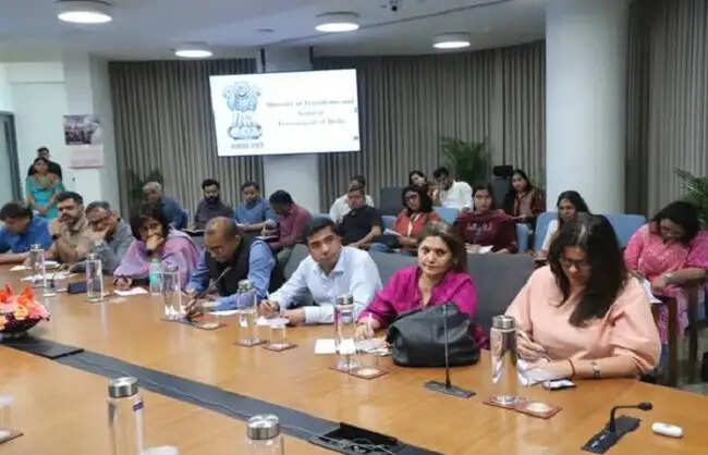 पश्चिम एशिया संकट का भारत में कच्चे तेल और गैस आपूर्ति पर असर नहीं : हरदीप पुरी