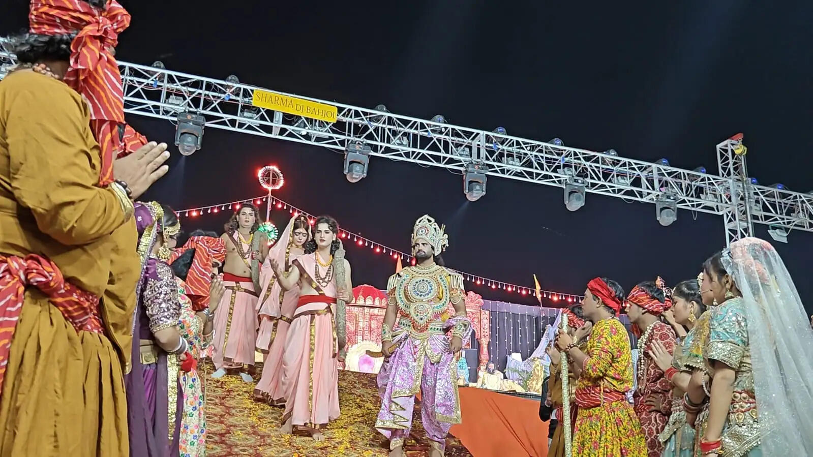 रघुकुल रीत सदा चली आई प्राण जाई पर वचन न जाई...