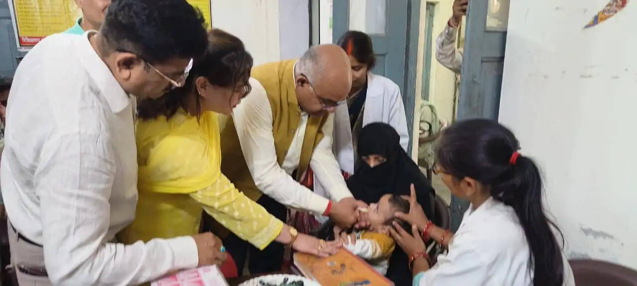 मीजल्स-रूबेला के लिए ओआरआई अभियान शुरू, हर बच्चे का टीकाकरण जरूरी : जिलाधिकारी