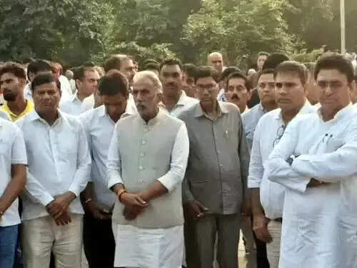 फरीदाबाद : राजस्थान में मारे गए पूर्व विधायक का पैतृक गांव में हुआ अंतिम संस्कार