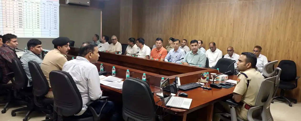 हिसार : लंबित मामलों का शीघ्र निपटारा व पुराने मामलों में आरोपियों की गिरफ्तारी तेज करें : सिद्धांत जैन