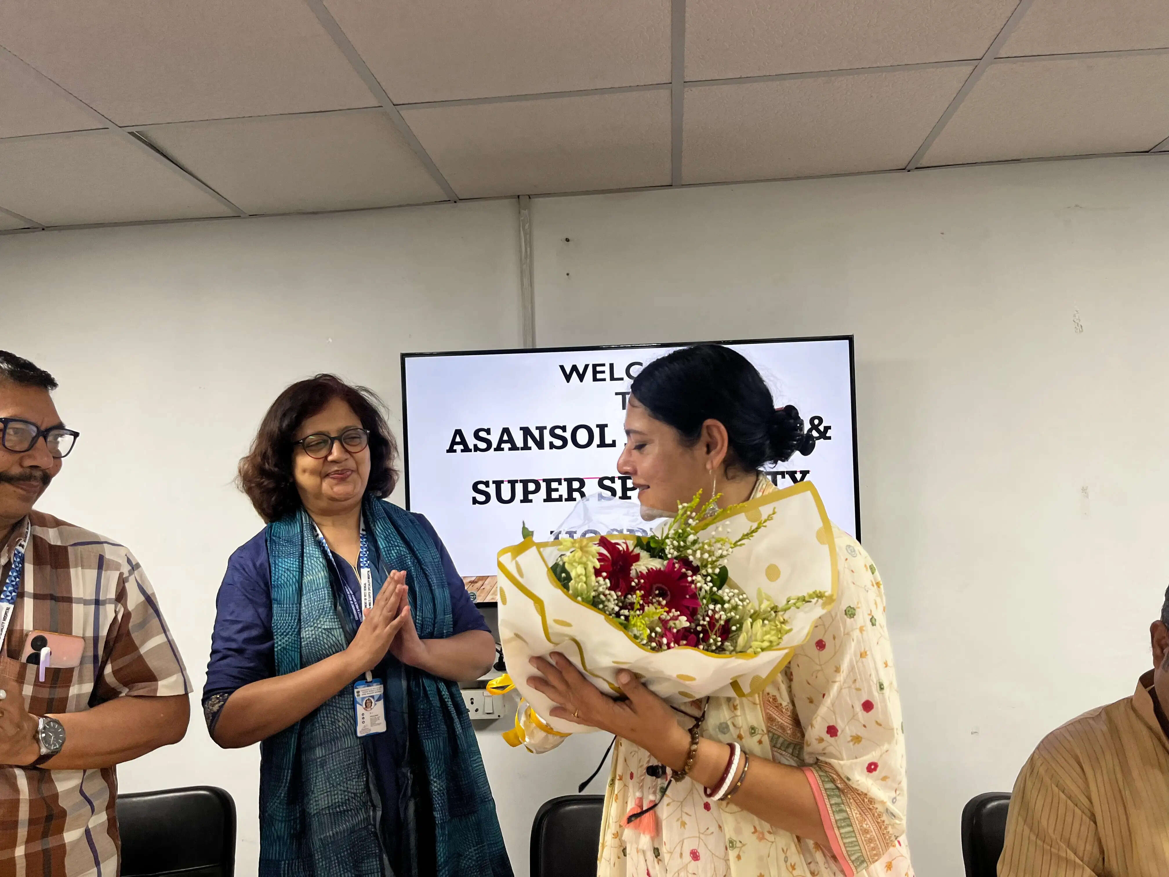 सरकारी जिला अस्पताल में लापरवाही बर्दाश्त नहीं की जाएगी - अग्निमित्रा पाल