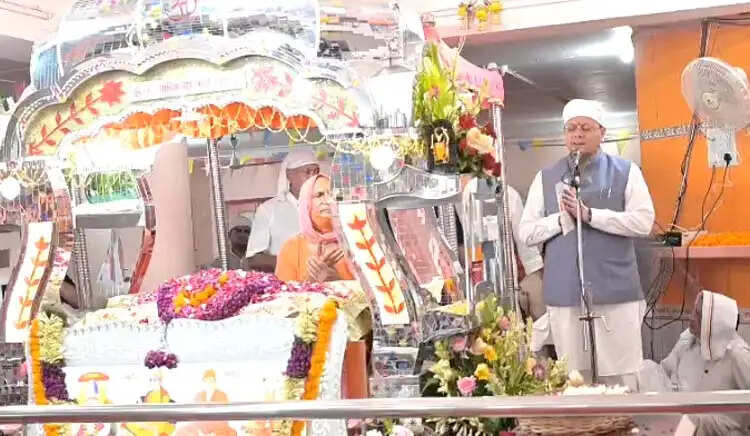 संत समाज के मार्गदर्शन से धर्म, संस्कृति और राष्ट्र निर्माण को मिलती है प्रेरणा: धामी