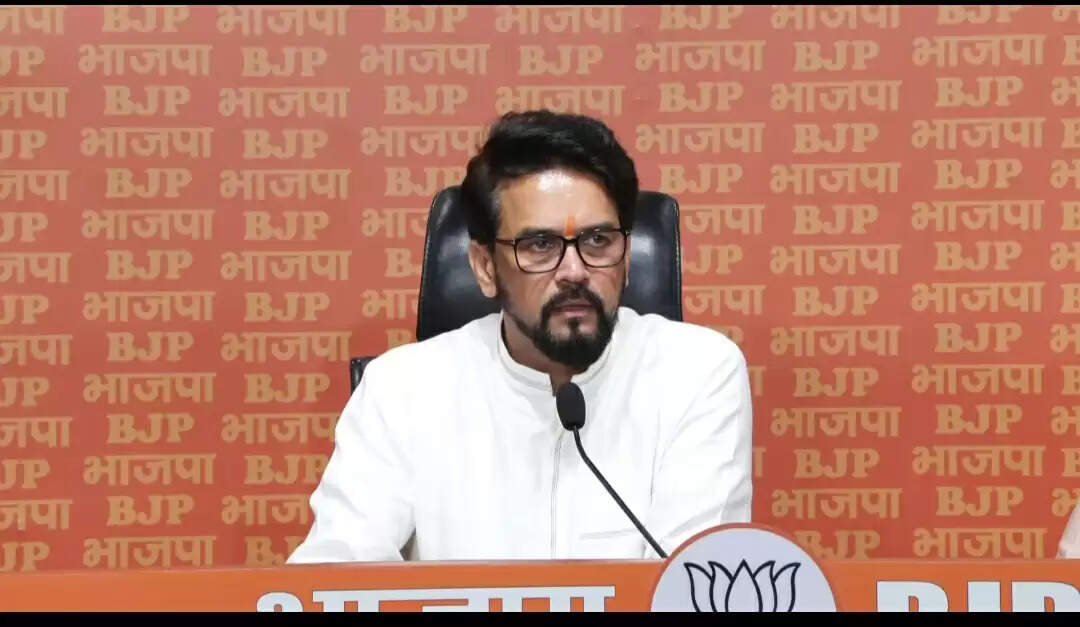 हिमाचल में कांग्रेस सरकार का कुनबा बिखरा, मंत्रियों-अधिकारियों में तालमेल का अभाव: अनुराग सिंह ठाकुर