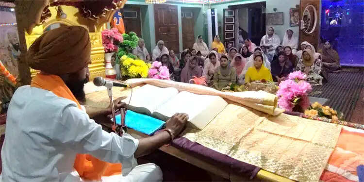 गुरु हरगोबिंद साहिब का प्रकाश पर्व श्रद्धा के साथ मनाया