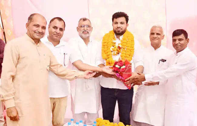 सोनीपत : विधायक कादियान ने आधुनिक लाइब्रेरी और तीन विकास कार्य शुरू करवाए