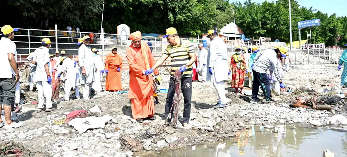 कुंभ-2027 की तैयारियों के बीच हरिद्वार में स्वच्छता अभियान, 10 टन कूड़ा एकत्र