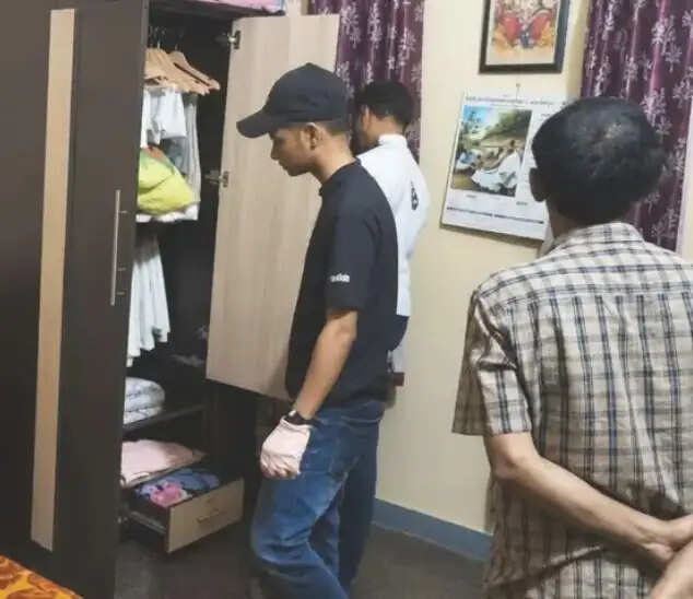 चोरों ने टाटा स्टीलकर्मी के घर से नकद और जेवरात उड़ाए