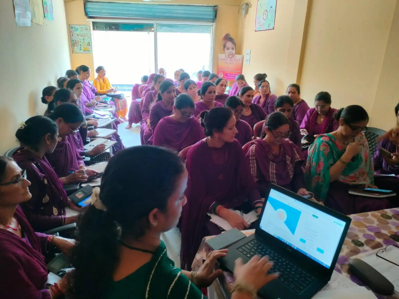 आंगनवाड़ी कार्यकर्ताओं को प्रधानमंत्री मातृ वंदना योजना का रिफ्रेशर प्रशिक्षण