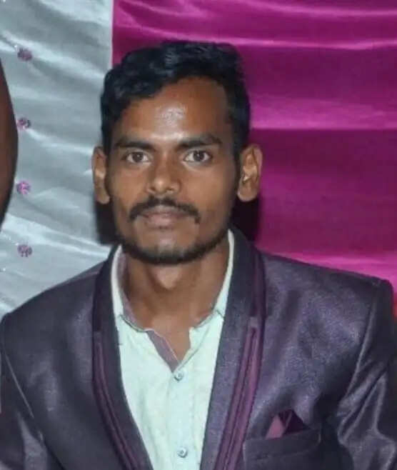 घरेलू विवाद में&nbsp;युवक&nbsp;ने&nbsp;लगाई&nbsp;फांसी,&nbsp;जांच&nbsp;में&nbsp;जुटी&nbsp;पुलिस