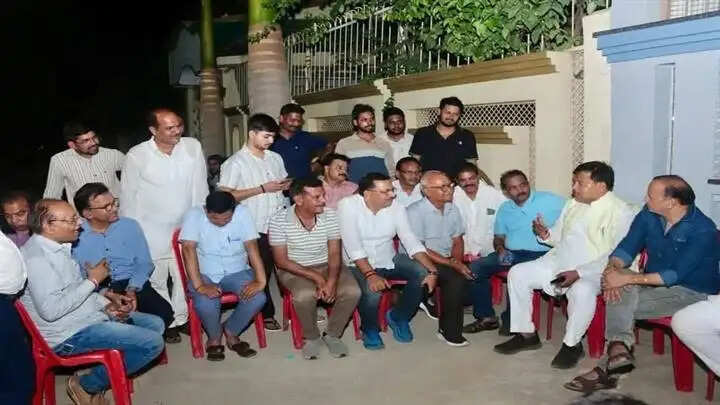 ग्वालियरः ऊर्जा मंत्री तोमर ने रात डेढ़ बजे सिविल अस्पताल हजीरा का किया निरीक्षण