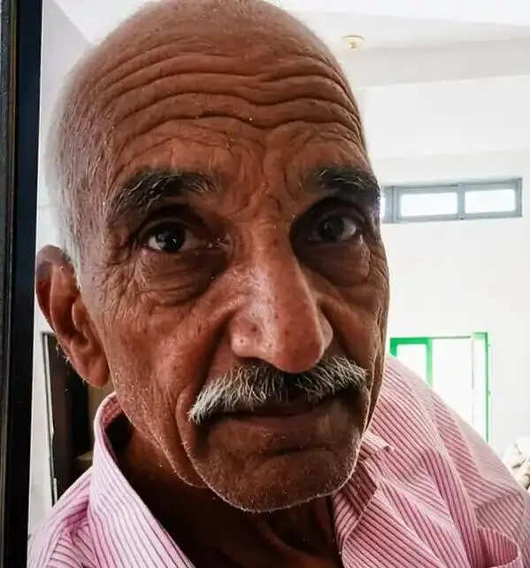 हाथरस में मथुरा रोड पर सड़क हादसे में रिटायर्ड सब इंस्पेक्टर की मौत