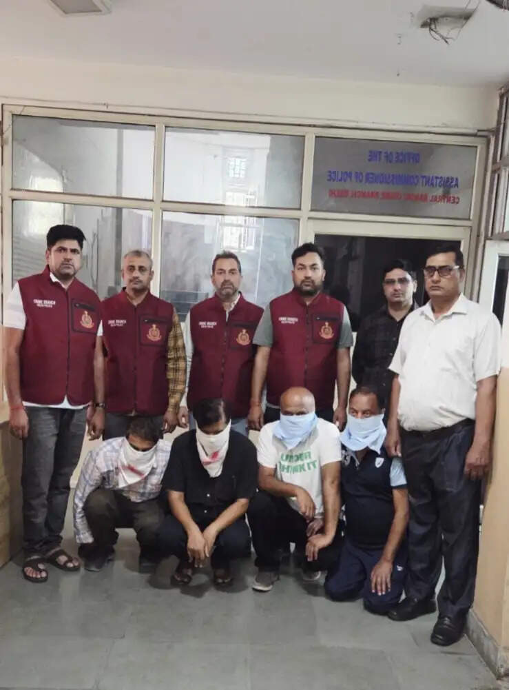 नीट अभ्यर्थियों से एमबीबीएस दाखिले के नाम पर ठगी करने वाला गिरोह पकड़ा, डॉक्टर समेत चार गिरफ्तार