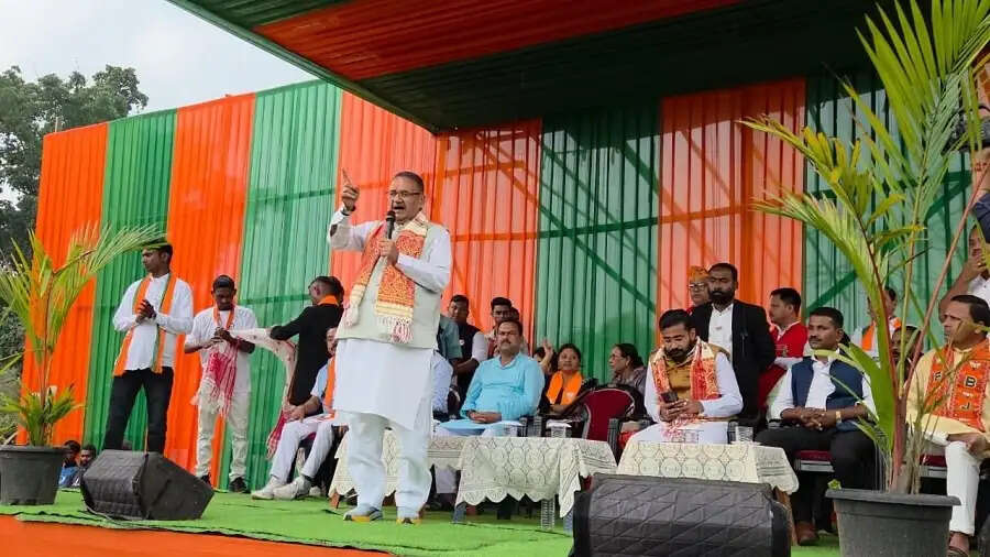 चुनाव 26: रंगानदी विधानसभा क्षेत्र में दो चुनावी सभाओं को उत्तराखंड के कैबिनेट मंत्री जोशी ने किया संबोधित