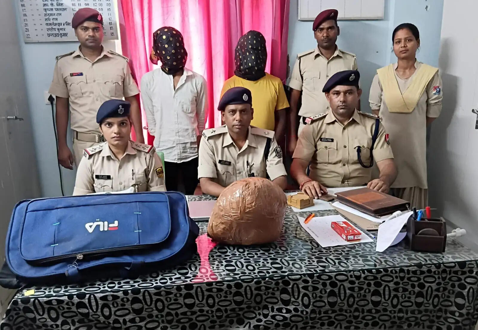 आरपीएफ व जीआरपी की संयुक्त कार्रवाई मे तीन किलो गांजा के साथ एक तस्कर गिरफ्तार
