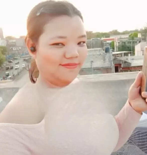 झांसी में स्पा सेंटर में काम करने वाली मणिपुरी युवती की संदिग्ध मौत, बिना सूचना दफनाने की कोशिश के बीच पहुंची पुलिस ने शुरु की जांच