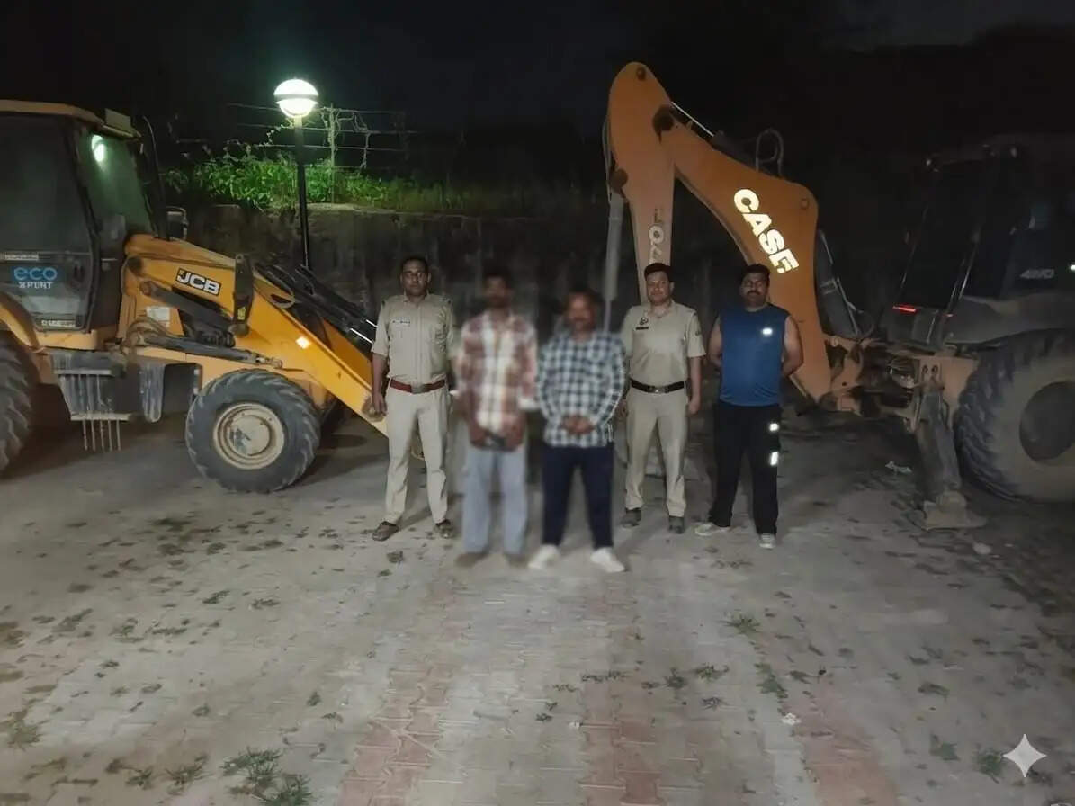 अवैध खनन के विरुद्ध कार्रवाई, 8 वाहन जब्त