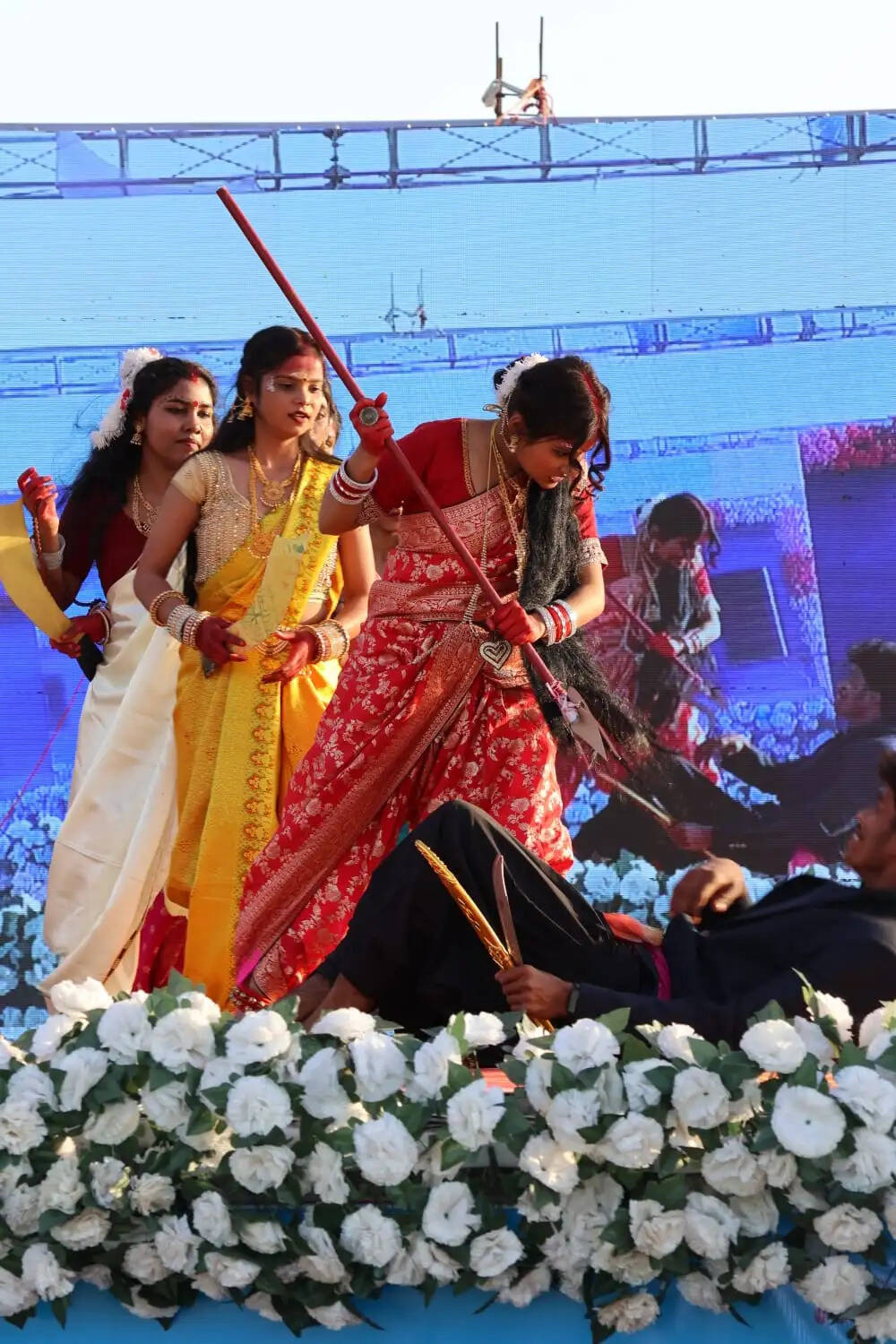 अनूपपुर: विद्यार्थियों को लक्ष्य,अनुशासन और आत्मविश्वास के साथ आगे बढ़ना चाहियें- सांसद