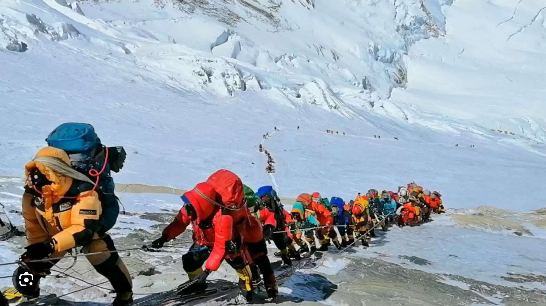 नेपाल में 44 हिमालयी चोटियों पर चढ़ाई के लिए 76 देशों के 1,410 पर्वतारोहियों को मिली अनुमति
