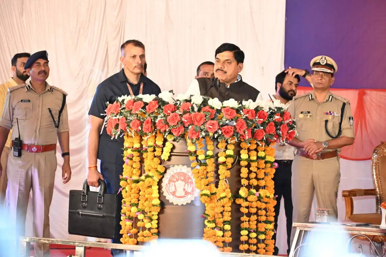 जबलपुरः मुख्यमंत्री ने हाईटेक तिलवारा थाना भवन सहित तीन परियोजनाओं का किया लोकार्पण