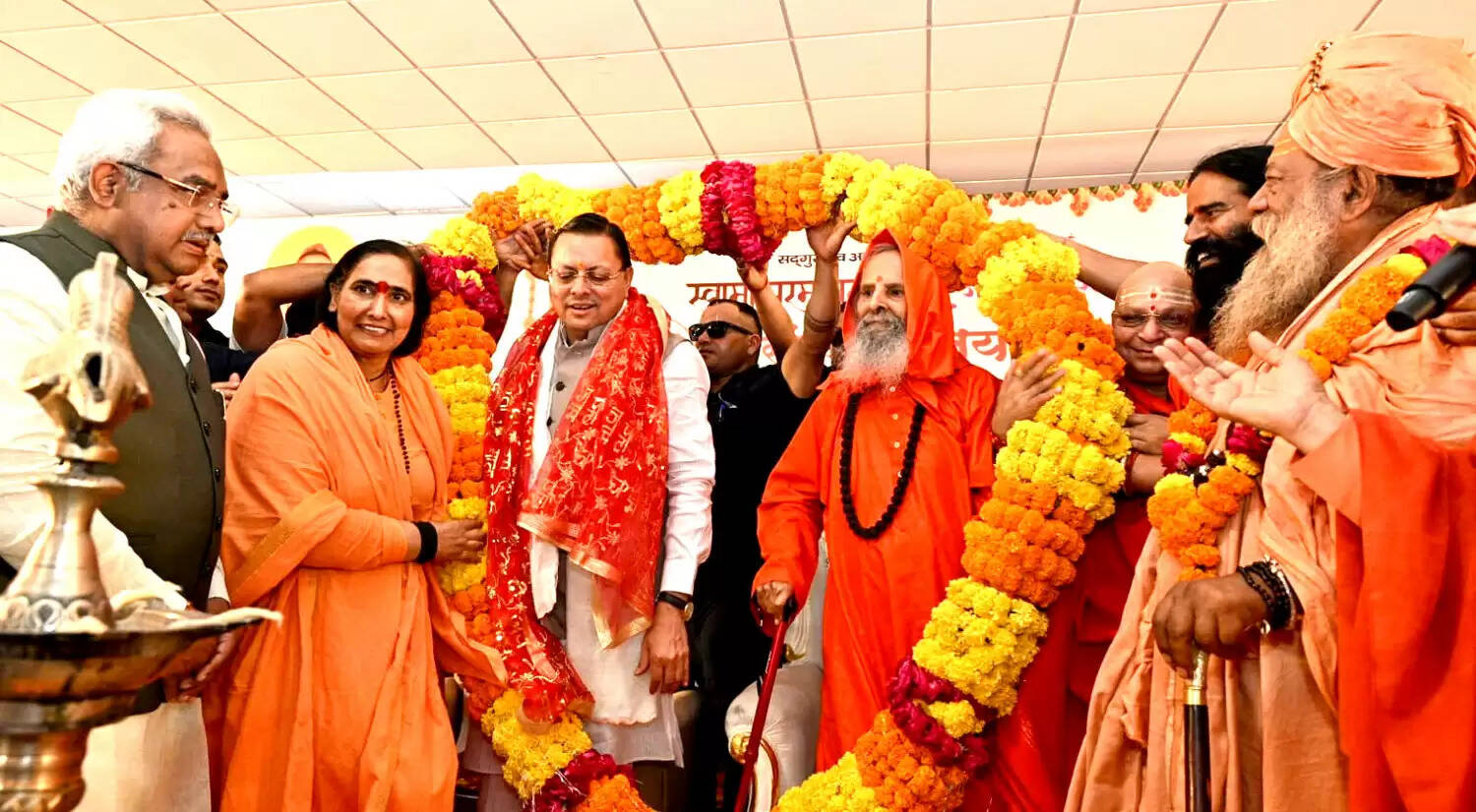 मुख्यमंत्री धामी ने किया अखंड परमधाम गंगा घाट का लोकार्पण