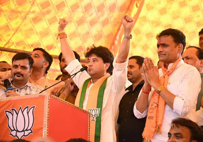 भाजपा की डबल इंजन की सरकार में विकास और प्रगति में आई तेजीः ज्योतिरादित्य सिंधिया