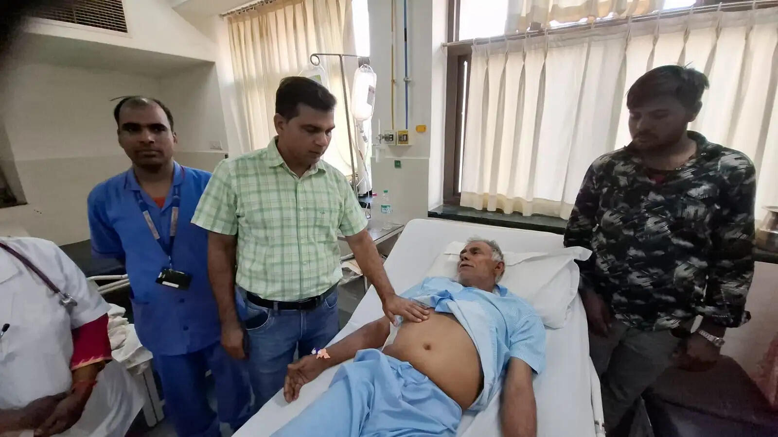 हार्ट व श्वास रोगी के गुर्दे से 80 मिलीमीटर बड़ी पथरी निकाली