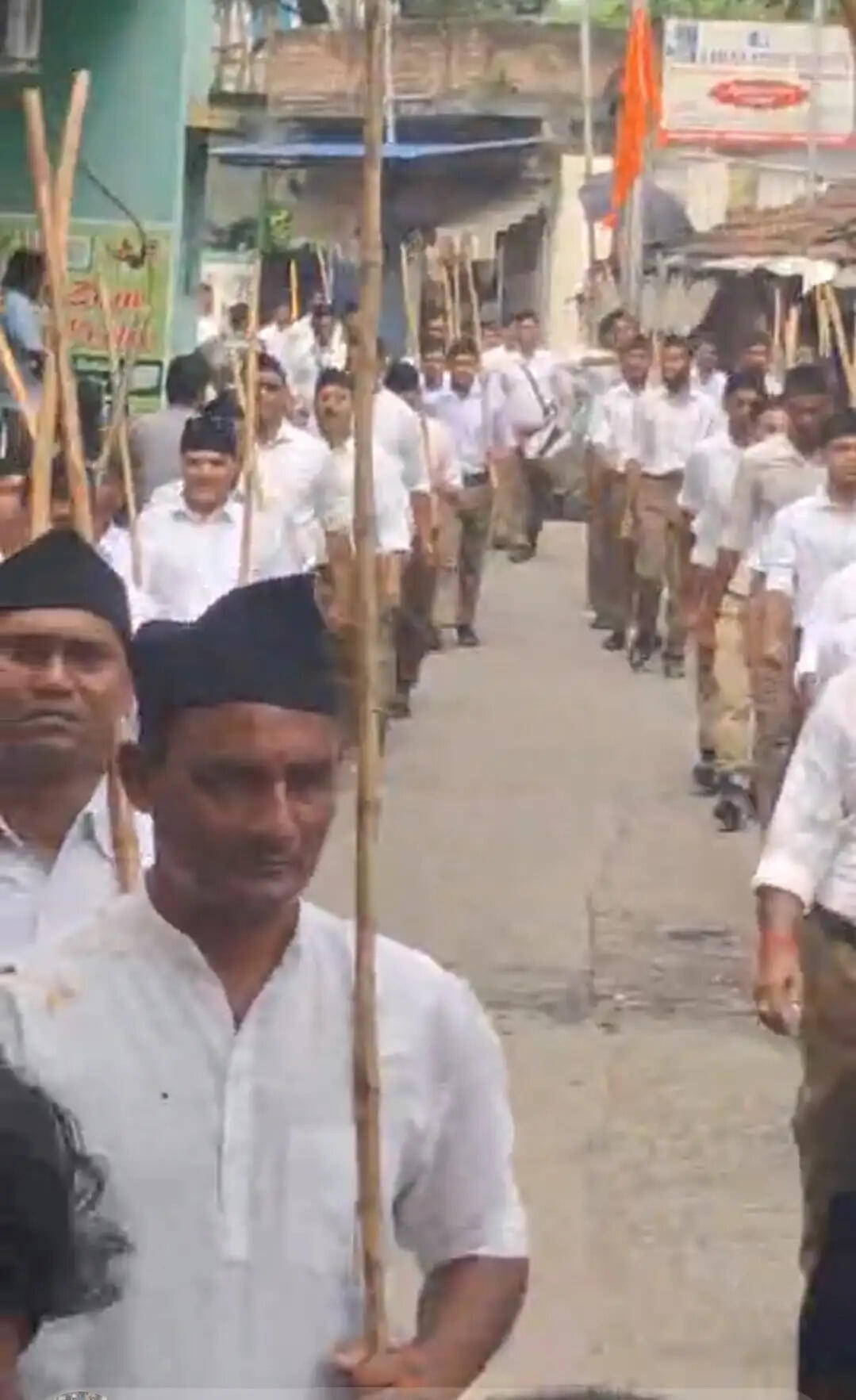 चांपदानी में आरएसएस का पथ संचलन, सैकड़ों स्वयंसेवकों ने लिया हिस्सा