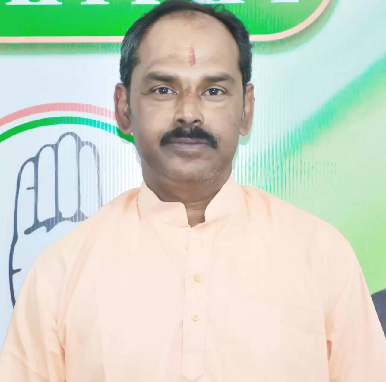 अपने मुंह मियां मिट्ठू बनकर अपनी पीठ थपथपा रहे आदित्य साहू : सोनाल