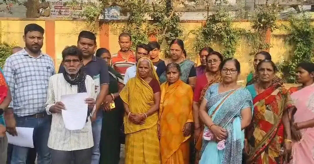 लापता युवक की बरामदगी के लिए एसएसपी को दिया आवेदन