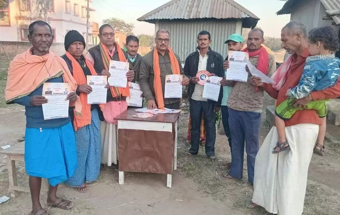 भाजपा मंडल ने जागरूकता अभियान चलाकर स्वदेशी संकल्प पत्र बांटा
