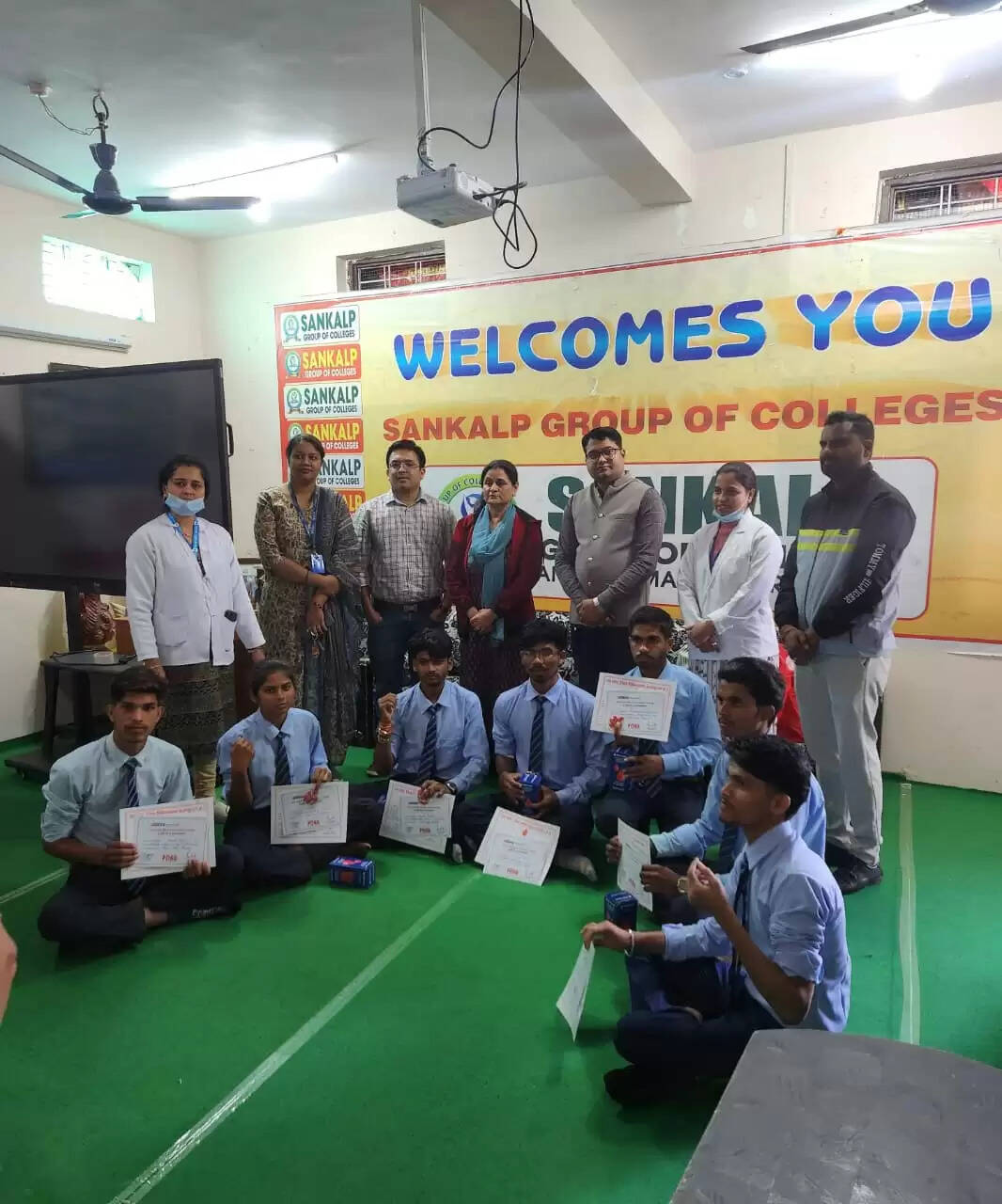 अनूपपुर: रक्तदान शिविर : संकल्प पैरामेडिकल कॉलेज एवं एचडीएफसी बैंक के सहयोग से 20 यूनिट रक्त का संग्रह