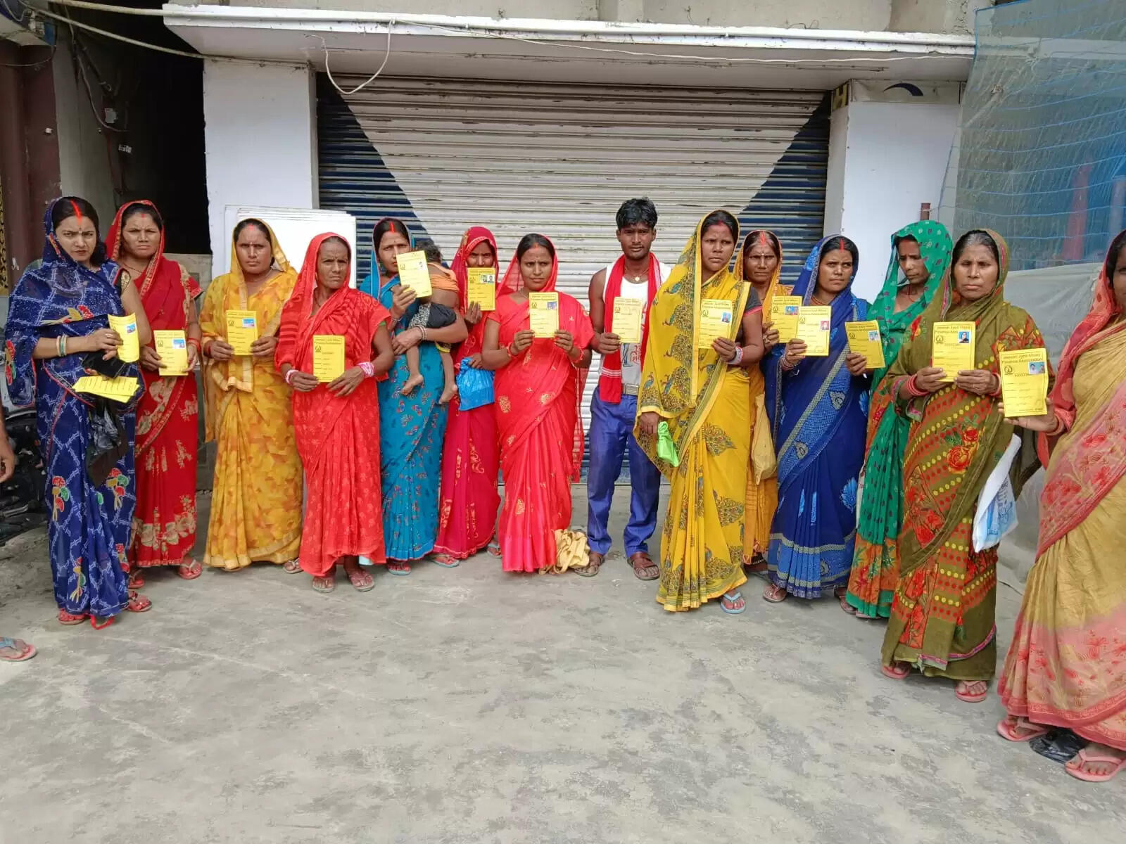 माइक्रो फाइनेंस के नाम पर महिलाओ से ठगी