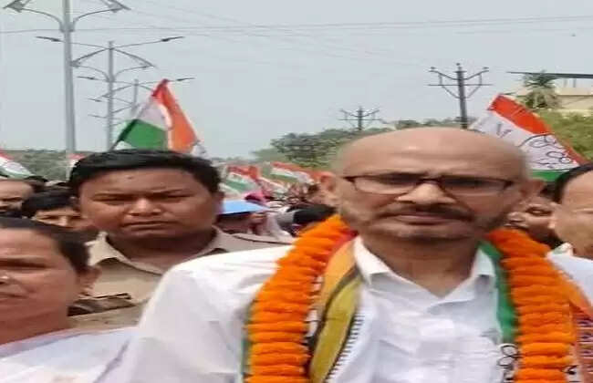 (चुनाव 26) धूपगुड़ी : चाय बागान क्षेत्रों में बढ़त के लक्ष्य के साथ उतरे तृणमूल प्रत्याशी निर्मल चंद्र राय