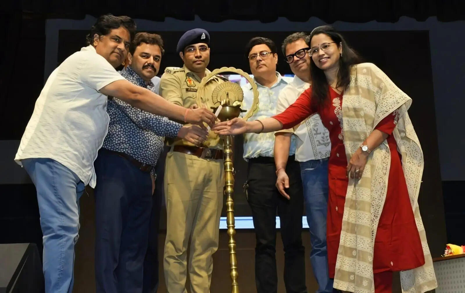 साइबर अपराध से बचाव के लिए जागरूकता और सतर्कता जरूरी : एसीपी विवेक कुमार
