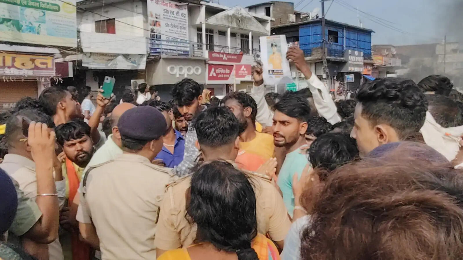 तीन दिन से लापता 11 वर्षीय गौतम का नहीं मिला सुराग, आक्रोशित लोगों ने एनएच -727 पर किया जाम