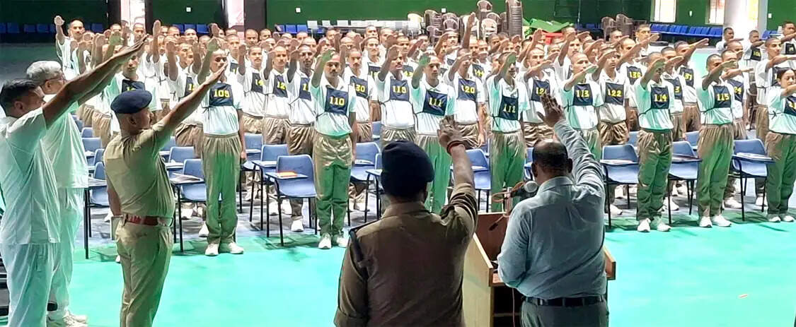 नशामुक्त समाज के लिए पुलिस जवानों को किया जागरूक