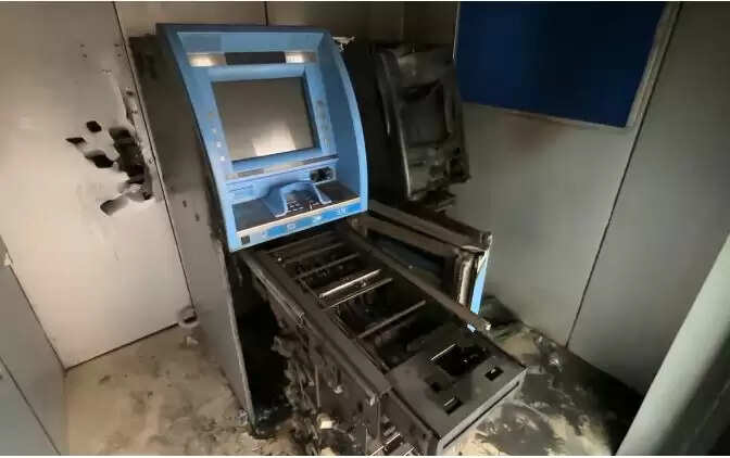 सिलीगुड़ी में एटीएम लूट, लाखों रुपये लेकर बदमाश फरार