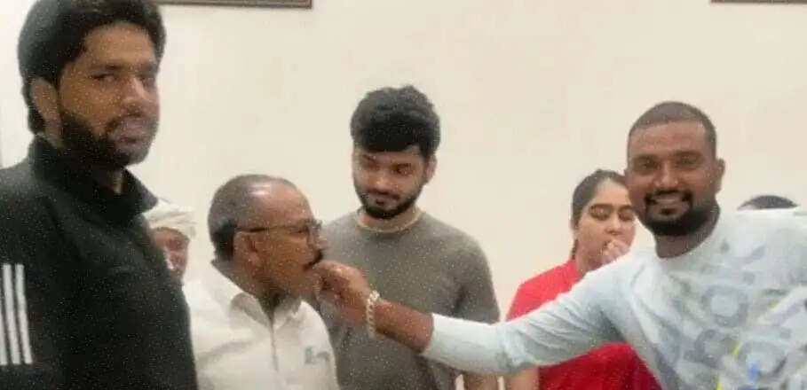 फरीदाबाद : मनीष नरवाल ने जीता सिल्वर मेडल, घर में जश्र का माहौल
