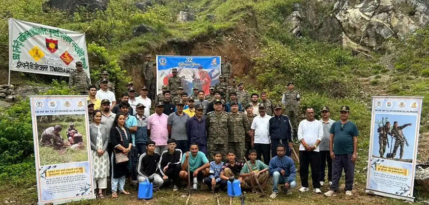भूस्खलन प्रभावित देवल गांव में प्रादेशिक सेना ने लगाए 10 हजार पौधे