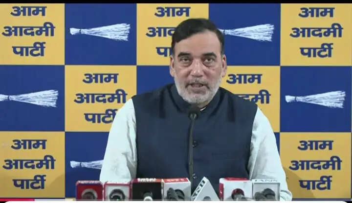 गोपाल राय ने नीट पेपर लीक मामले में आंदोलन के दौरान गुजरात में गिरफ्तारियों का किया दावा