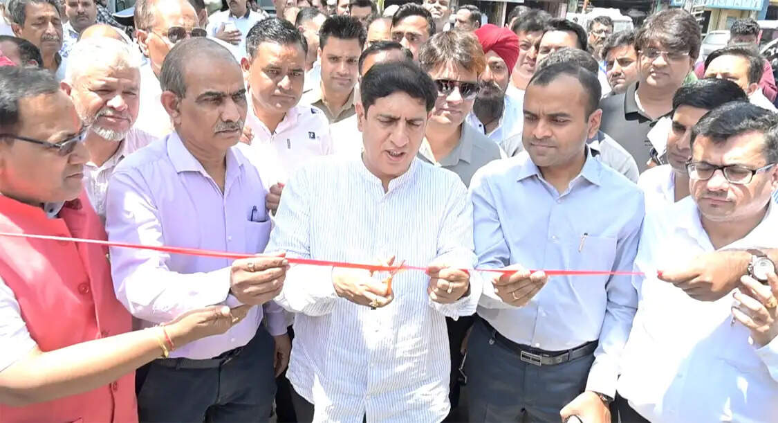 मंत्री बत्रा ने किया तहसील में सौंदर्यीकरण कार्यों का लोकार्पण